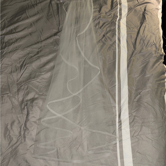 White Wedding Veil - New - Picture 4 of 13